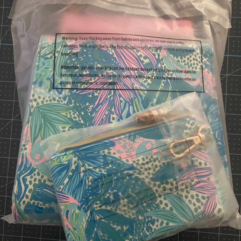NIP Lilly Pulitzer Holiday in the Sun Top Handle Bag & Zip Top Wallet - Picture 3 of 5
